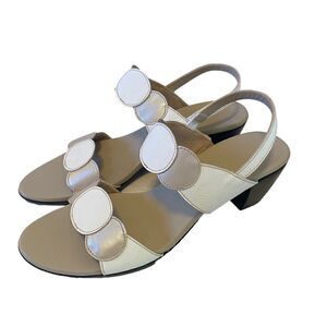 Munro Solar Taupe & Off White Heeled Patent Leather Slingback Sandals in 9.5M